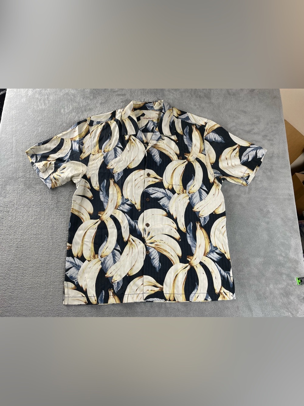 Tommy Bahama Shirt Mens Large Banana Silk Hawaiian Camp Button Up Aloha Bananas
